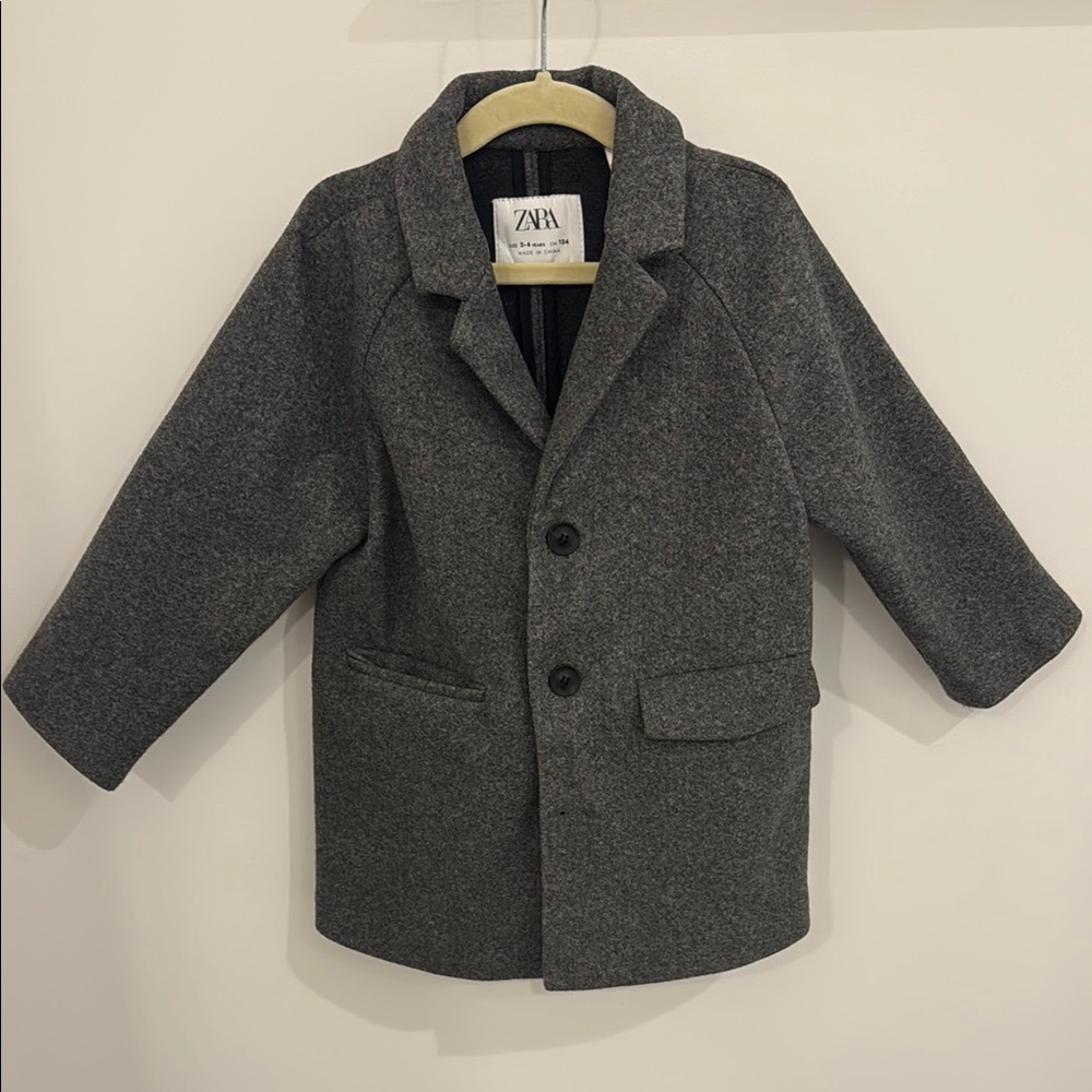 Zara Gray Blazer with Notched Lapel and Structured Shoulders